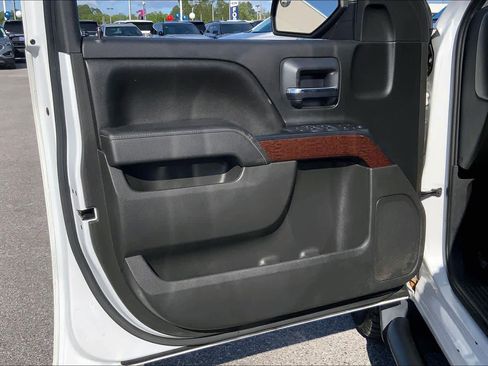 Used 2016 GMC Sierra 1500 SLE w/ Suspension Package, Off-Road image 21