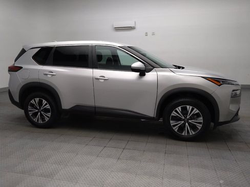 Used 2022 Nissan Rogue SV AWD/4WD image 11