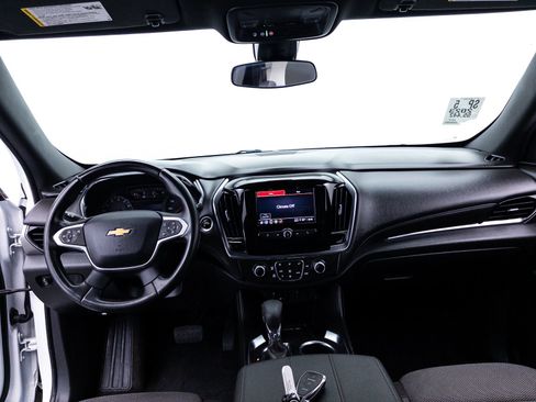 Used 2023 Chevrolet Traverse LT w/ LPO, Cargo Package FWD image 19