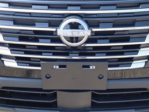 Certified 2025 Nissan Rogue SV image 34