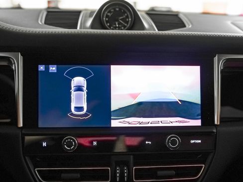 Certified 2022 Porsche Macan S w/ Premium Package Plus image 22