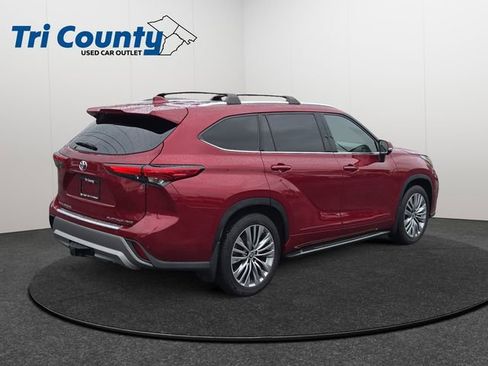 Used 2023 Toyota Highlander Platinum AWD/4WD image 8
