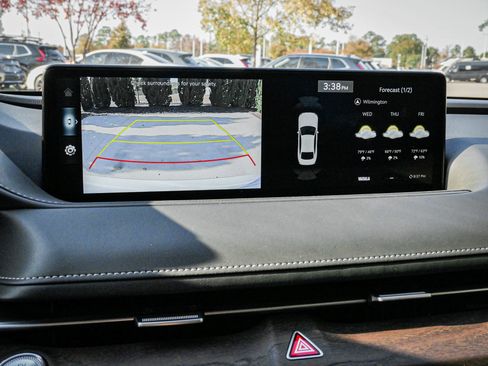 Used 2024 Genesis G80 image 25