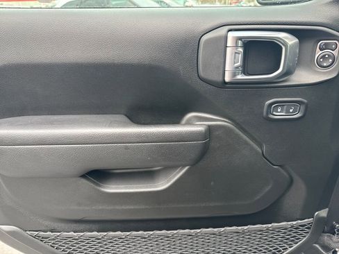 Used 2022 Jeep Wrangler Unlimited Sport image 11