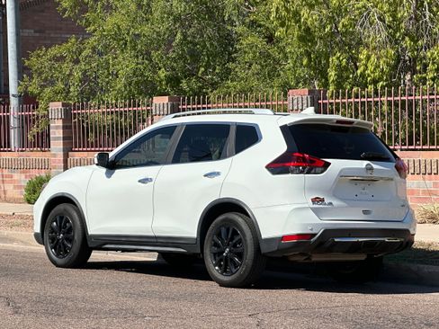 Used 2019 Nissan Rogue SV FWD image 4