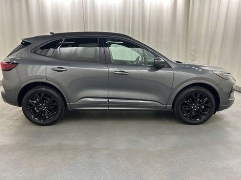 Used 2023 Ford Escape ST-Line Elite AWD/4WD image 7