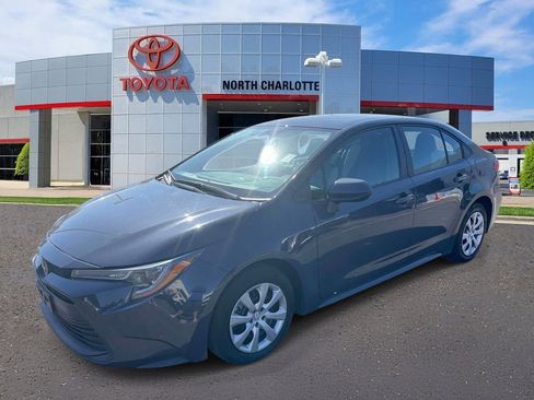 Used 2023 Toyota Corolla LE FWD image 5