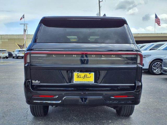 New 2026 Lincoln Navigator Reserve AWD/4WD image 5