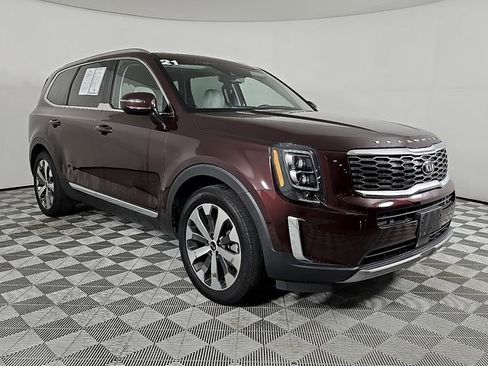 Used 2021 Kia Telluride EX w/ EX Premium Package image 3