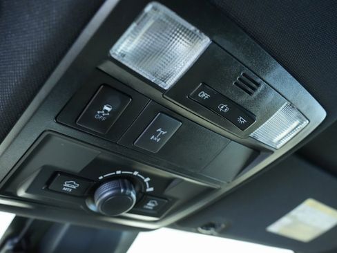 Used 2019 Toyota Tacoma TRD Off-Road w/ Technology Package image 34