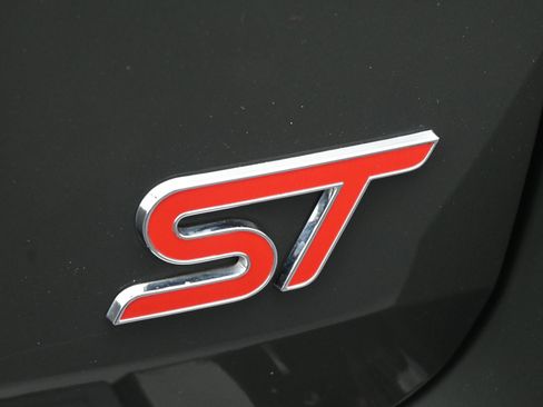 Used 2022 Ford Explorer ST w/ Equipment Group 401A image 9