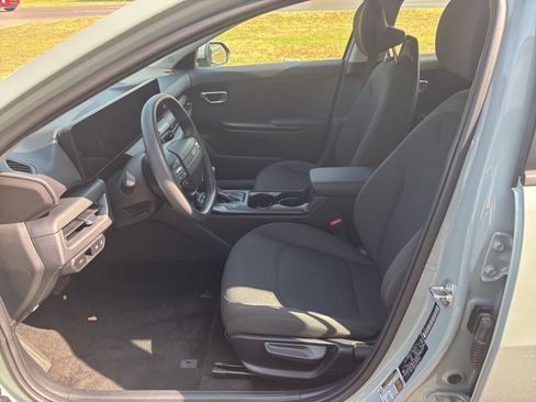 Used 2026 Kia K4 FWD image 25