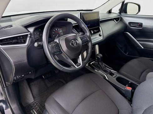 Used 2025 Toyota Corolla Cross LE AWD/4WD image 10
