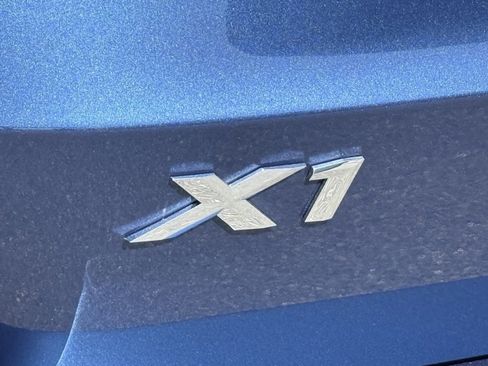 Used 2025 BMW X1 xDrive28i w/ Technology Package image 13