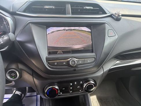 Used 2023 Chevrolet TrailBlazer LT FWD image 15