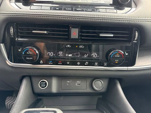 Used 2021 Nissan Rogue SL w/ Premium Package AWD/4WD image 16