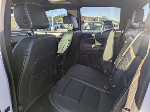 Used 2024 GMC Canyon Denali image 28