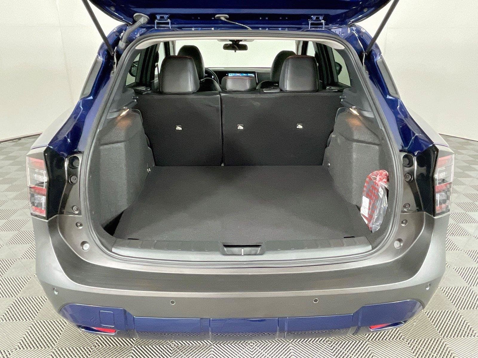Used 2026 Nissan Kicks SR AWD/4WD image 27