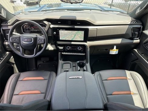 New 2025 GMC Sierra 2500 AT4 w/ AT4 Premium Plus Package image 8