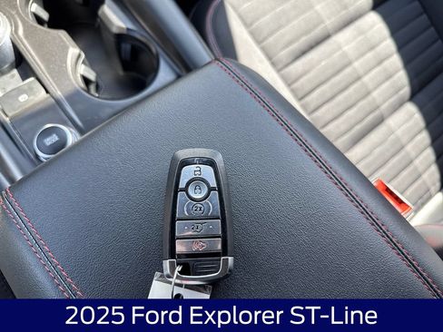 Used 2025 Ford Explorer ST-Line w/ Premium Package AWD/4WD image 28