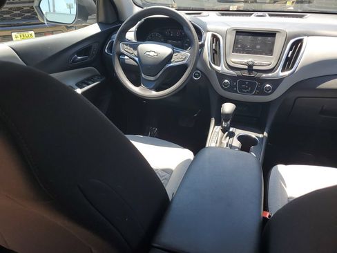 Used 2023 Chevrolet Equinox LS FWD image 11