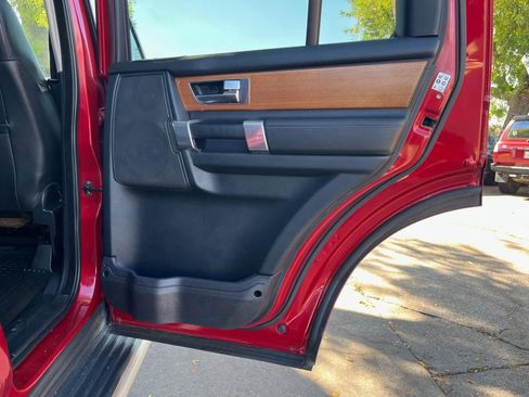 Used 2015 Land Rover LR4 HSE image 30