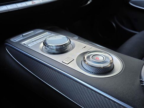 Used 2022 Genesis GV70 2.5T w/ Sport Prestige Package image 29