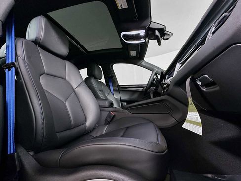 New 2026 Porsche Macan S image 28
