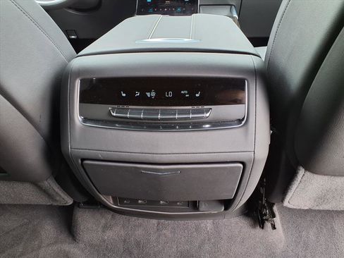 Certified 2025 Cadillac Escalade Premium Luxury image 15