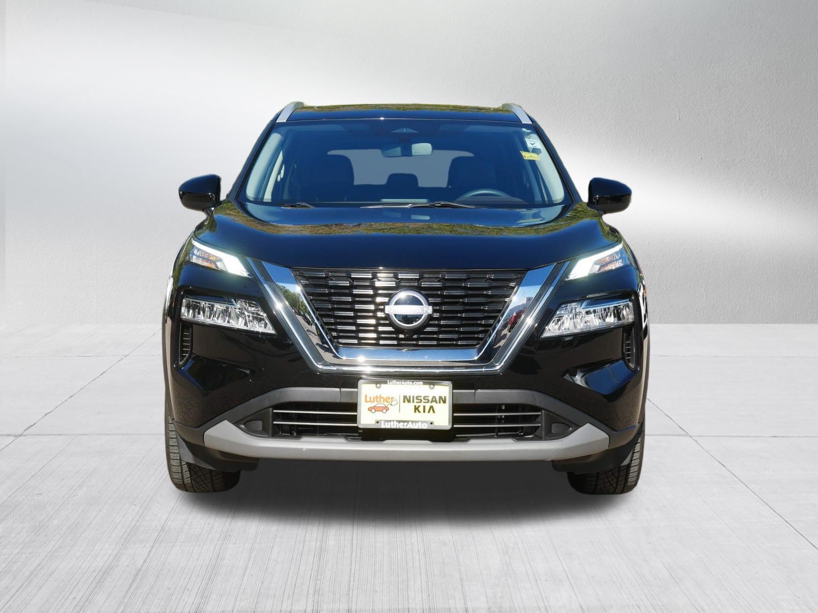 Certified 2023 Nissan Rogue SV w/ SV Premium B Package AWD/4WD image 2
