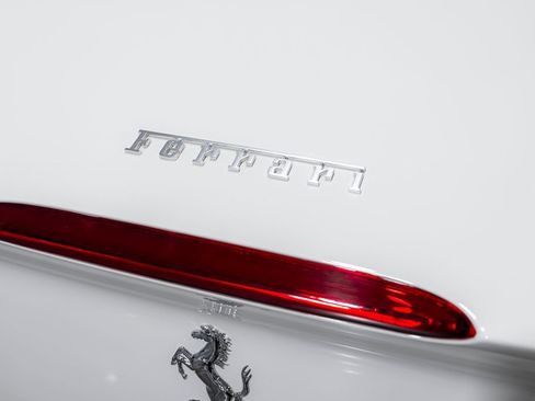 Used 2020 Ferrari Portofino RWD image 26