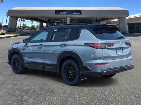 New 2025 Mitsubishi Outlander Trail Edition image 2