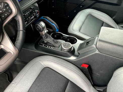 Certified 2024 Ford Bronco Black Diamond image 14