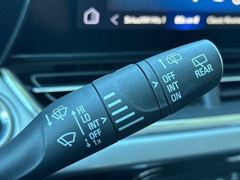 Used 2024 Chevrolet Trax LT FWD image 39