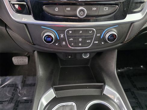 Used 2020 Chevrolet Traverse LT w/ LPO, Floor Liner Package image 25