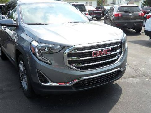Used 2021 GMC Terrain SLT FWD image 3