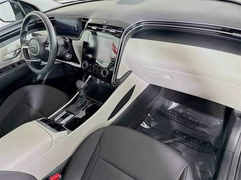 Certified 2024 Hyundai Tucson SE image 31