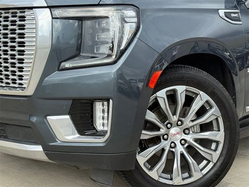 Used 2021 GMC Yukon Denali w/ Denali Ultimate Package image 2