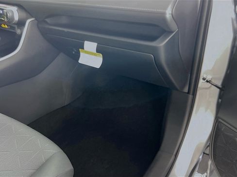 Used 2025 Toyota RAV4 XLE FWD image 35