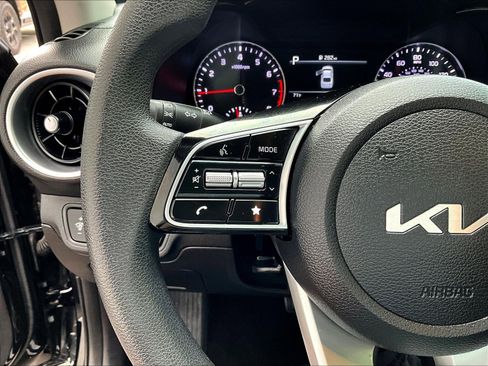 Certified 2023 Kia Forte LXS w/ LXS Technology Package FWD image 11