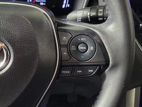 Used 2023 Toyota Corolla Cross XLE w/ Convenience Package FWD image 26