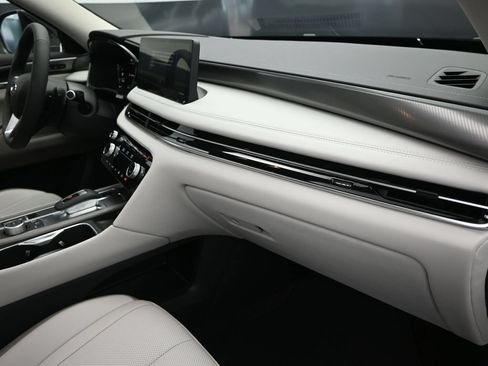 Used 2026 INFINITI QX60 Pure w/ Cargo Package FWD image 25