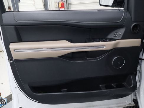 Used 2024 Ford Expedition Max Limited RWD image 11
