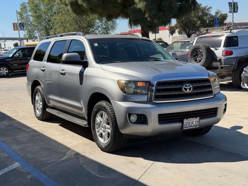 Used 2008 Toyota Sequoia SR5 image 4