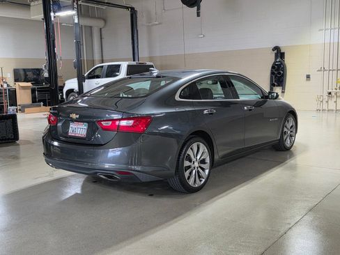 Used 2017 Chevrolet Malibu Premier w/ Premier Sun and Wheel Package FWD image 7