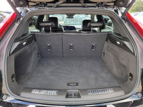 Used 2024 Cadillac XT4 Premium Luxury image 7