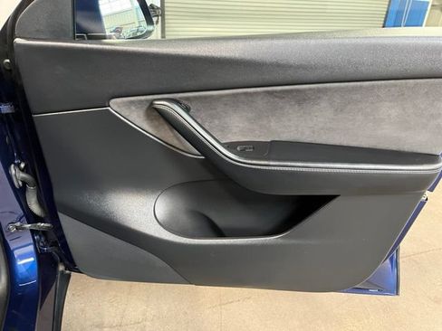 Used 2021 Tesla Model Y Long Range AWD/4WD image 11