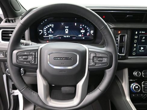 Used 2023 GMC Yukon Denali image 7