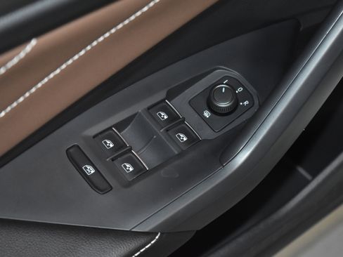 New 2026 Volkswagen Jetta SEL image 4