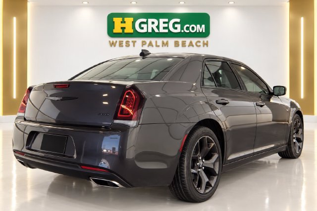 Used 2023 Chrysler 300 Touring w/ Sport Appearance Package RWD image 6